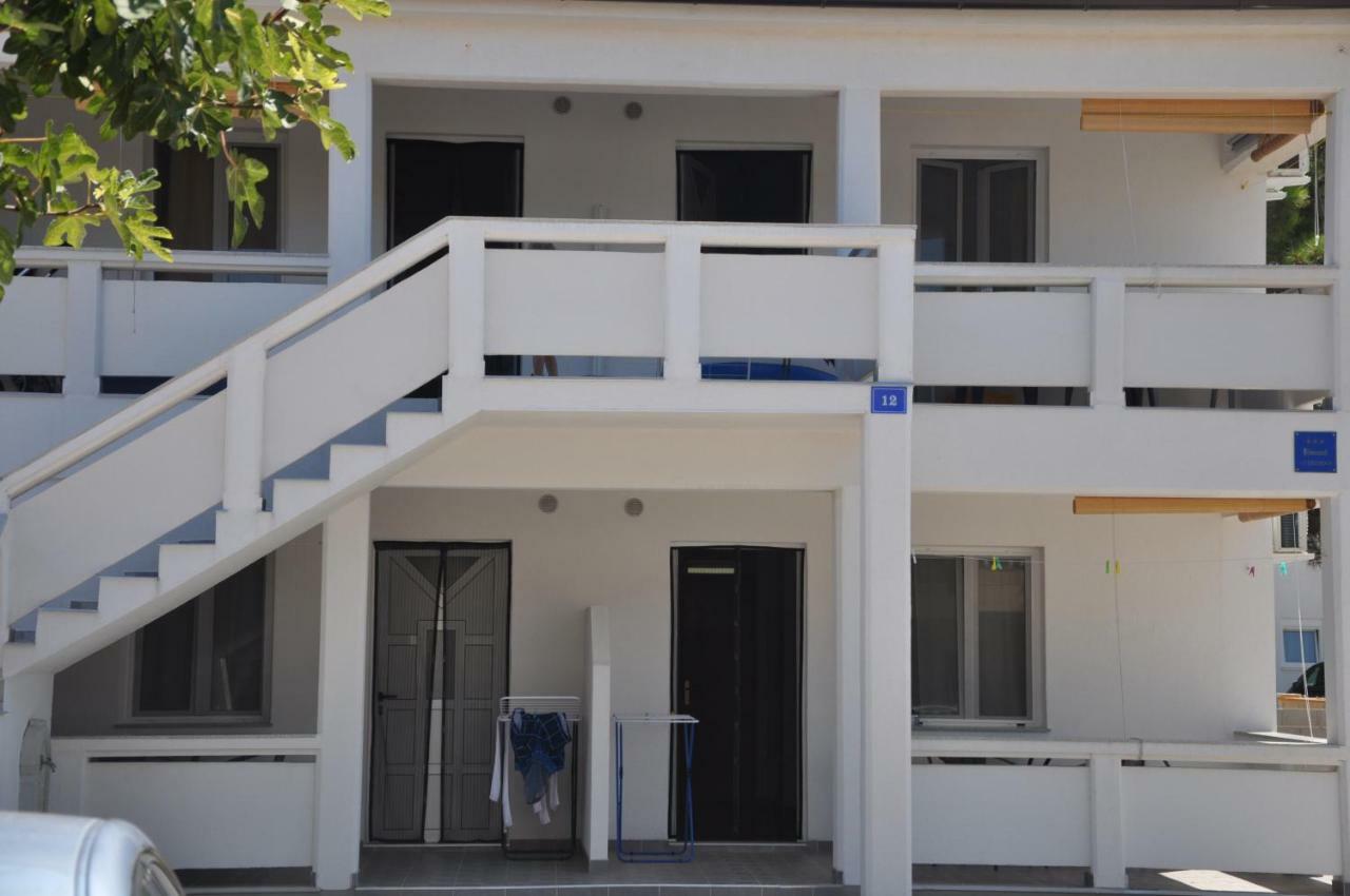 Apartments Istuk Vir Exterior foto